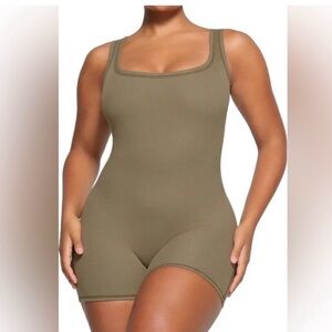 SKIMS COTTON RIBBED ONESIE COLOR ARMY